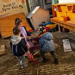 Bahçede İş Birliği ve Oyun