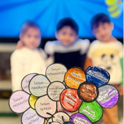 Minik Yüreklerde İlk Selam