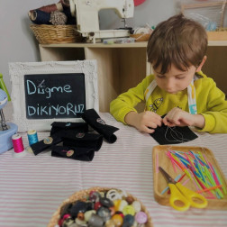 Düğme Dikiyorum – Dikiş Atölyesi
