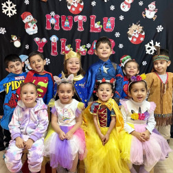 Mutlu Yıllar – Kostümlü Eğlence Etkinliği