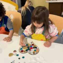 🎨 Küçük Ellerde Büyük Sanat: Mozaik Atölyemiz!