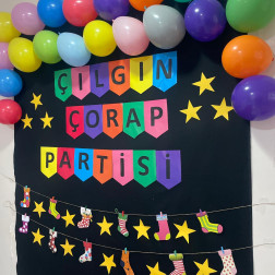 Çılgın Çorap Partisi ile Renkli ve Neşeli Gün