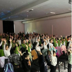 🎭 Sahne Işıldıyor, Gelecek Gülüyor!