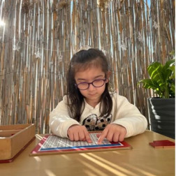 Küçük Parmakların Büyük Keşfi: Matematik Yolculuğu 🧩✨