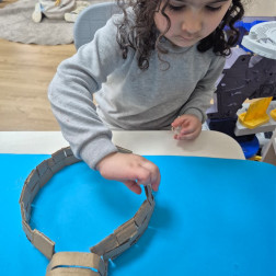 🧩 Geri Dönüşüm Kartonları ile Yapı İnşa Etkinliği