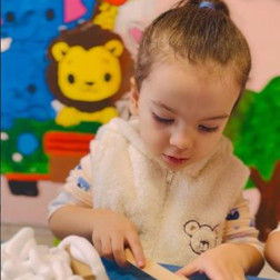 🦁 Küçük Ellerin Büyük Keşfi: Duyusal Oyun Saati!