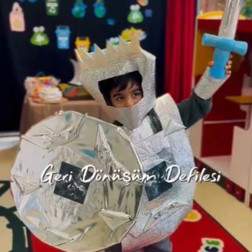 ♻️ Geri Dönüşüm Defilesi