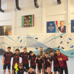 Spor Takımı Başarı Pozu