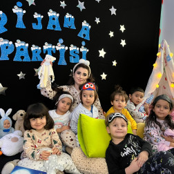 En tatlı rüyalar bu partide başlar... Küçük kalplerin pijama keyfi! 🧸
