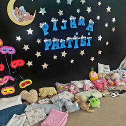 En tatlı rüyalar bu partide başlar... Küçük kalplerin pijama keyfi! 🧸