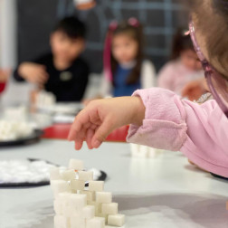 🧊 Küçük Eller, Büyük Mimari Yapılar!