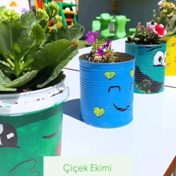 🌸 Küçük Eller, Büyük Düşler: Geri Dönüşüm Çiçek Açıyor!