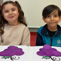 🍇 Üstün Yetenekli "Ü" Sesi Sahnede! 🎸✨