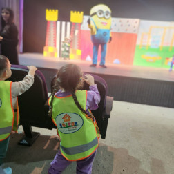 Perdeler Geleceğin Prensesi İçin Açıldı! 🎭✨