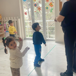 🩰 Küçük Adımlar, Büyük Neşeler: Dans Dersimiz!