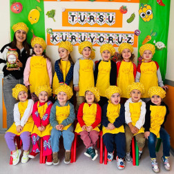 Küçük Eller, Büyük Lezzetler: Turşu Kuruyoruz!