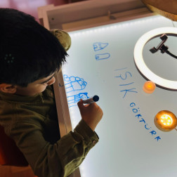 🌟 Işığın Peşinde Küçük Kaşifler!