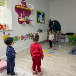 Hareket Ediyor, Öğreniyoruz