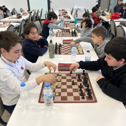 Satranç Turnuvası – Strateji ve Odaklanma Günü