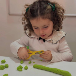 ✂️ Minik Ellerde Büyük Beceri: Makas Çalışmaları!