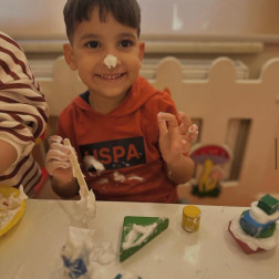 🍦 Minik Ellerde Devleşen Hayaller: Tıraş Köpüğü ile Duyusal Oyun!