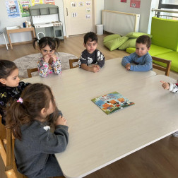 🐷 Masal Saati: Üç Küçük Domuzcuk ile İngilizce Yolculuğu!