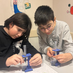 🔬 Küçük Mucitler İş Başında: Deneyerek Öğreniyoruz!