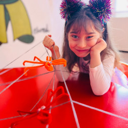 Renkli Çubuklarla Geometrik Şekiller Etkinliği