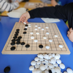 Küçük Hamleler, Büyük Stratejiler: Go Okulu’nda Zihin Jimnastiği!