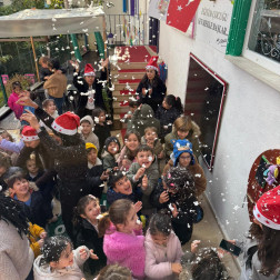 Eğitim Sevmekle, Mutluluk Paylaşmakla Başlar!