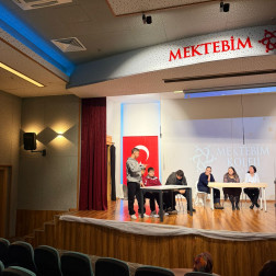 Fikirlerin Çarpıştığı An: Mektebim’de Münazara Heyecanı!