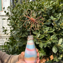 Küçük Ellerin Renkli Dünyası: Tuz Boyama ve Tel Sanatı Atölyesi