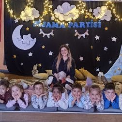 Rüya Gibi Pijama Partisi