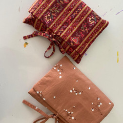 MODA TASARIM KULÜBÜNDEN RENGARENK KİTAP KILIFLARI