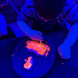 Glow Atölye: Işık ve Yaratıcılık Dünyası
