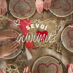 Küçük Ellerde Büyük Sevgi: Sevgi Günümüz Kutlu Olsun!