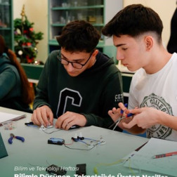 Bilimin Işığında Geleceği İnşa Eden Gençler