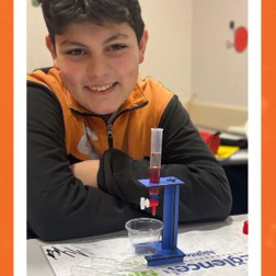 Bilim Yolculuğunda İlk Adımlar: Renklerin Büyülü Dünyası