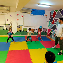 Küçük Adımlar, Büyük Yetenekler: Çocuklarımızla Hareket Eğitimi!