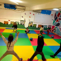 Küçük Adımlar, Büyük Yetenekler: Çocuklarımızla Hareket Eğitimi!