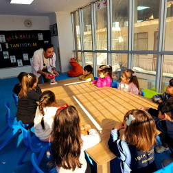 Küçük Kalpler, Büyük Hayaller: Doktorluk Mesleğini Tanıyoruz!