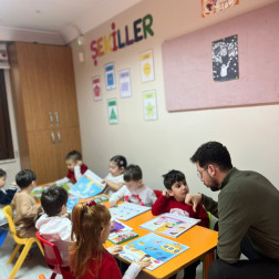 Okul psikoloğumuz eşliğinde kitap çalışması yaptık 📚✨