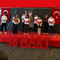 Gençlerimizden Anlamlı Anma: "18 Mart Yolcu, Dur!" Sahnelendi