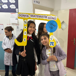 Dünya Matematik Günü’nü Ortaokul Öğrencilerimizle Kutladık