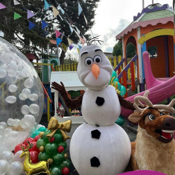 Minik Kalpler Karlar Ülkesinde: Eğlence Dolu Bir Kış Serüveni!