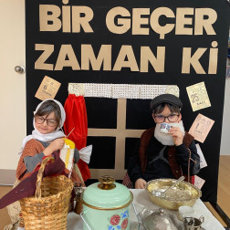 Minik Yüreklerden Büyük Sevgi