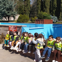 Küçük Kaşifler İş Başında: Eğlenceli ve Güvenli Bir Doğa Gezisi