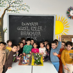 Beyaz Düşler Sınıfı’ndan Anlamlı Mesaj: "Dünyaya Güzel İzler Bırakmaya Geldik"