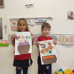 Renkli Dünyaların Tuvaldeki İmzası: Minik Ressamlar İş Başında!