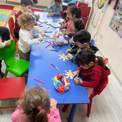 Küçük Ellerin Büyük Dünyası: Sanat ve Yaratıcılık Atölyemiz